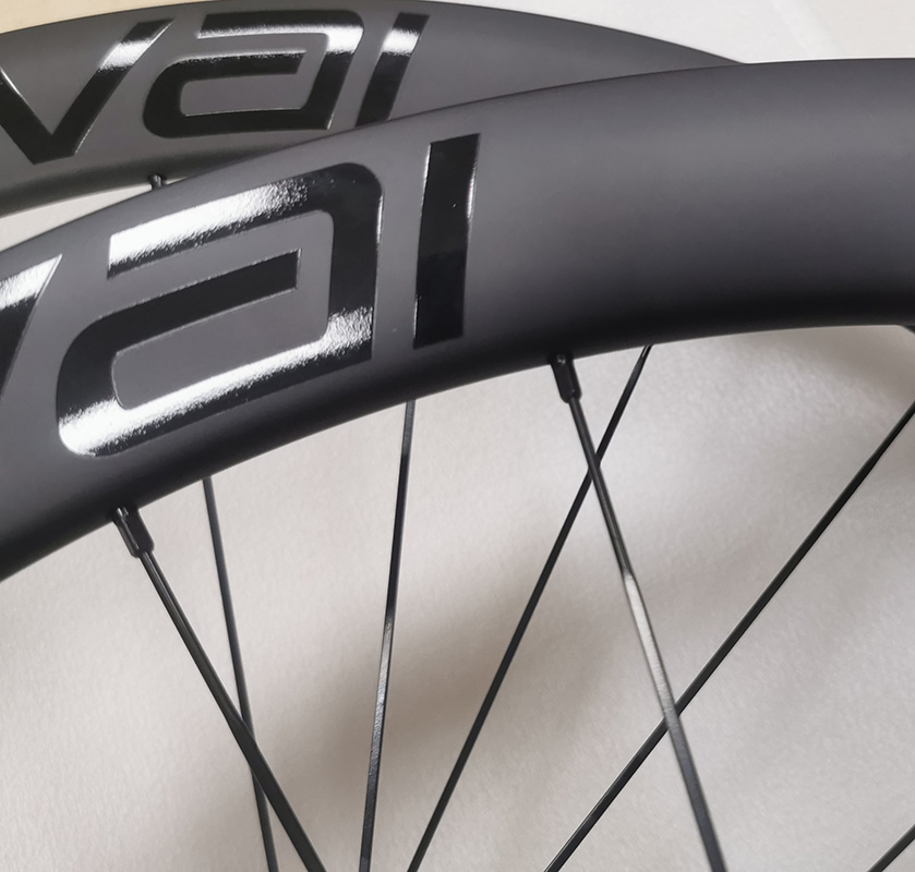 700C Carbon Rennrad Disc Tubel – Cycling Zones Bewertung und Preis
